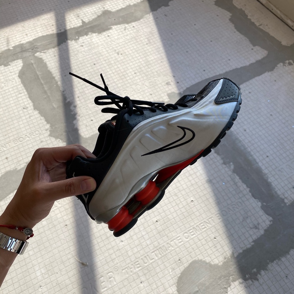 Nike Shox R4